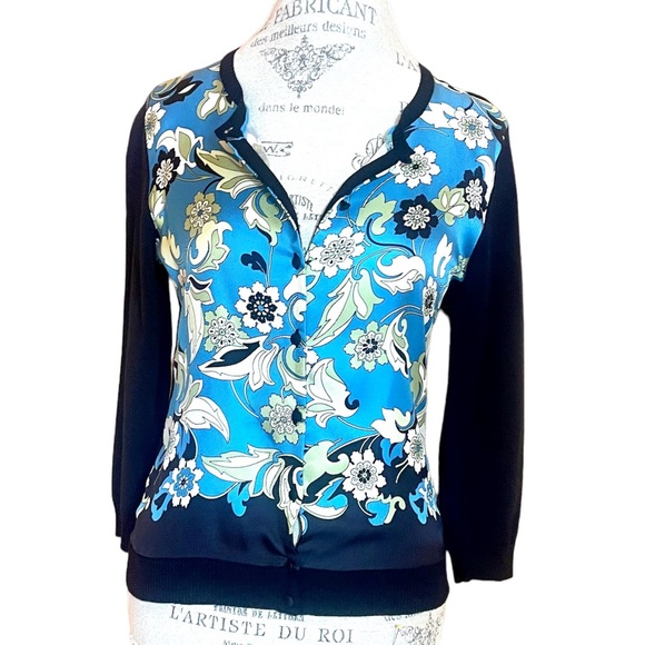 Ann Taylor Navy Silk Panel Floral Print Button Up Cardigan Sz S Like New! - Picture 2 of 4